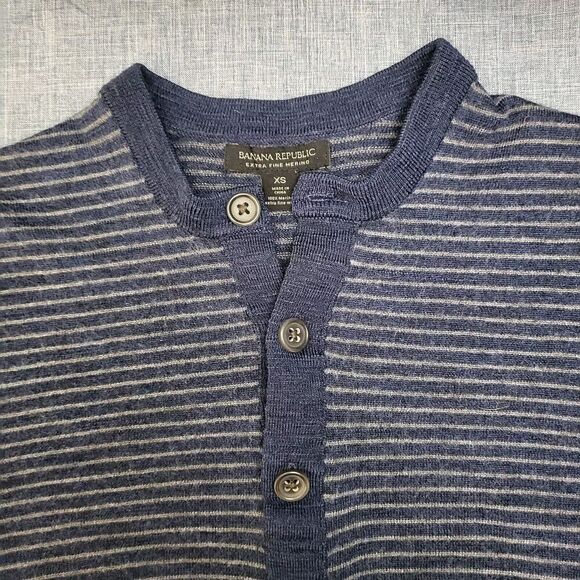 BANANA REPUBLIC Merino Wool Henley Sweater Blue/Gray Stripe Size XS/S - Picture 3 of 6